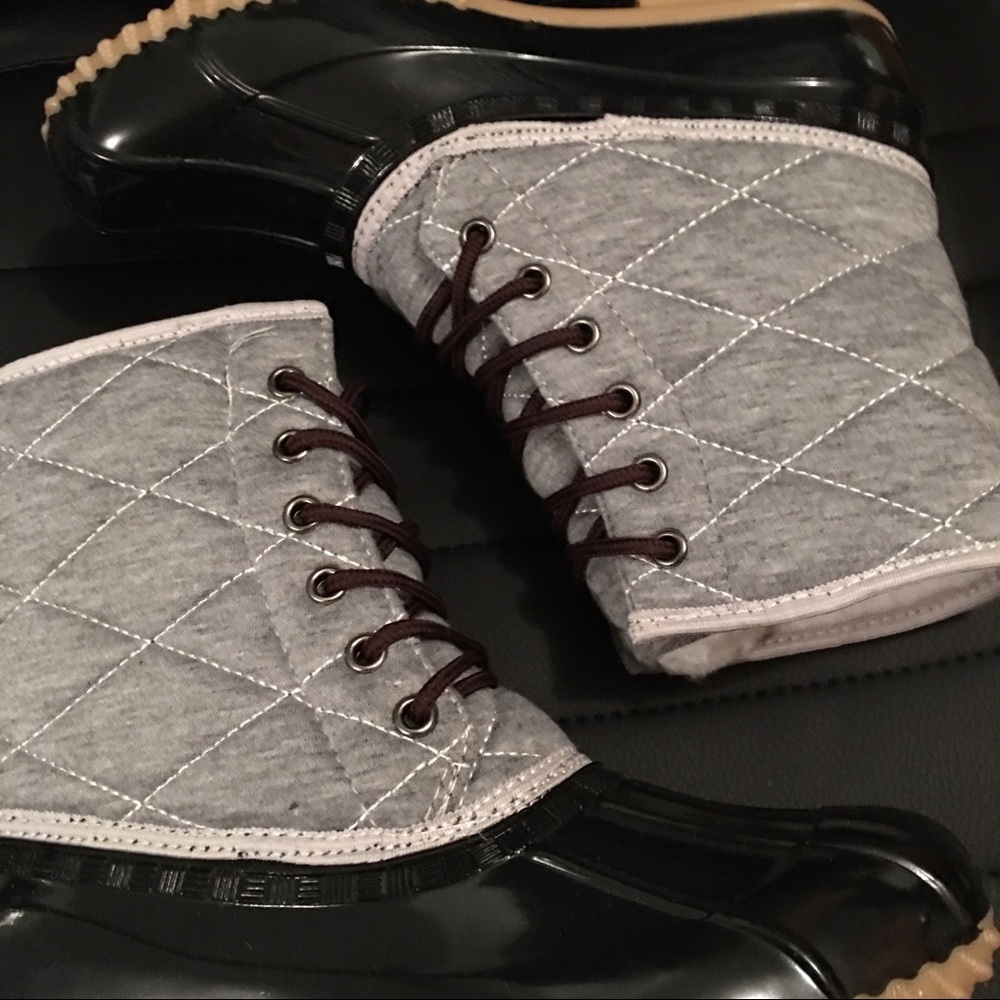 Black Gray Duck Boots Quilted Pattern - Picture 7 of 7